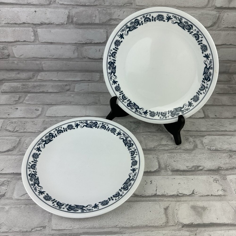 Corelle Corning Old Towne Blue Onion 8 1/2" Luncheon Salad Plates Set of 2